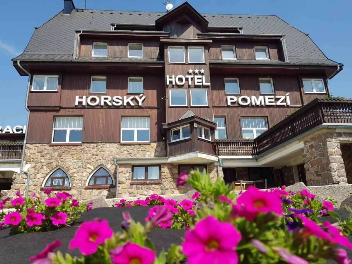 Hotel A Restaurace Pomezi Cinovec Экстерьер фото