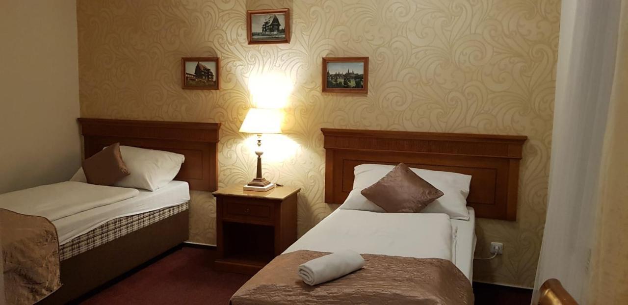 Hotel A Restaurace Pomezi Cinovec Экстерьер фото