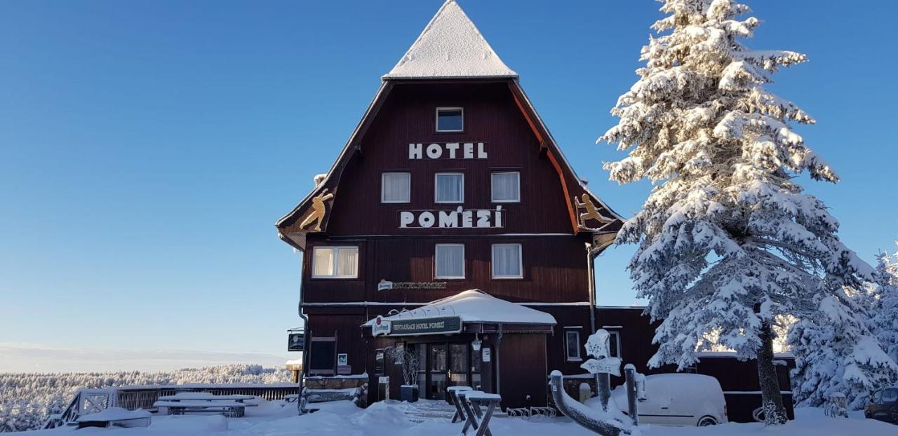 Hotel A Restaurace Pomezi Cinovec Экстерьер фото