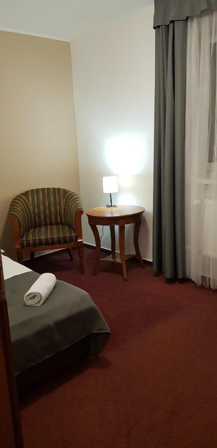 Hotel A Restaurace Pomezi Cinovec Экстерьер фото